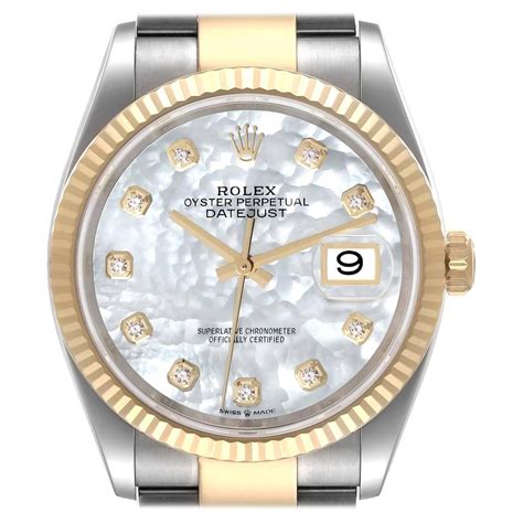 rolex datejust acciaio sfondo giallo